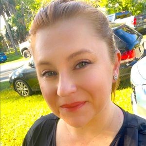 Meet your Posher, Denise